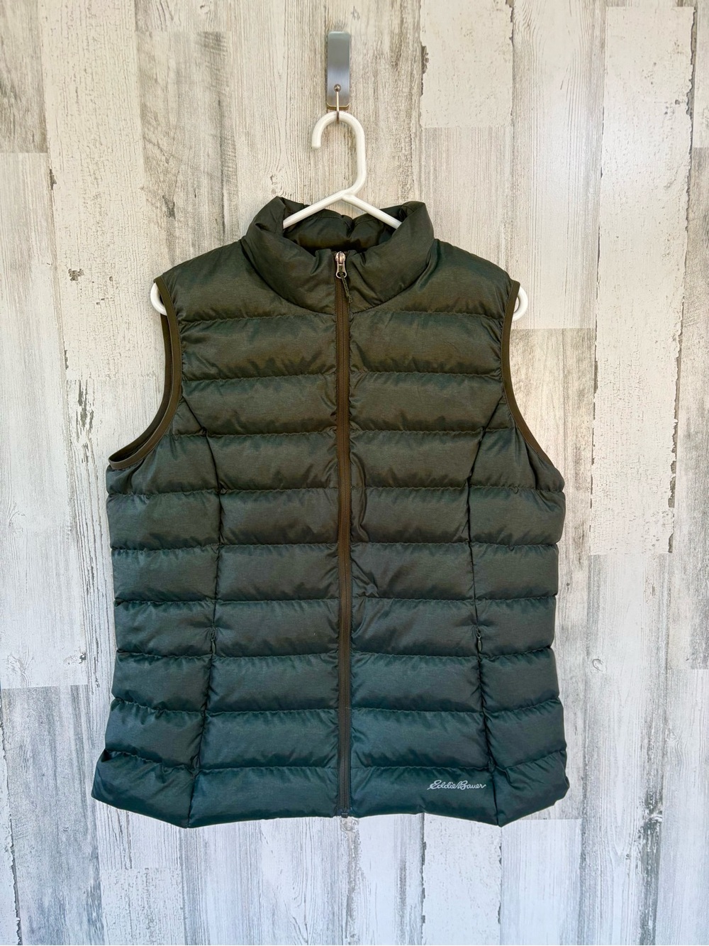 Eddie Bauer Women’s Size XL Downlight 650 Fill Full Zip Puffer Vest